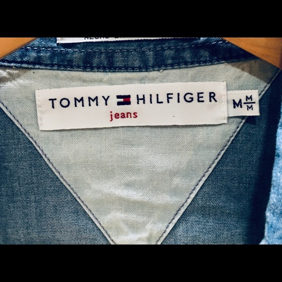 NWOT VINTAGE Tommy Hilfiger denim shirt. - Picture 2 of 4